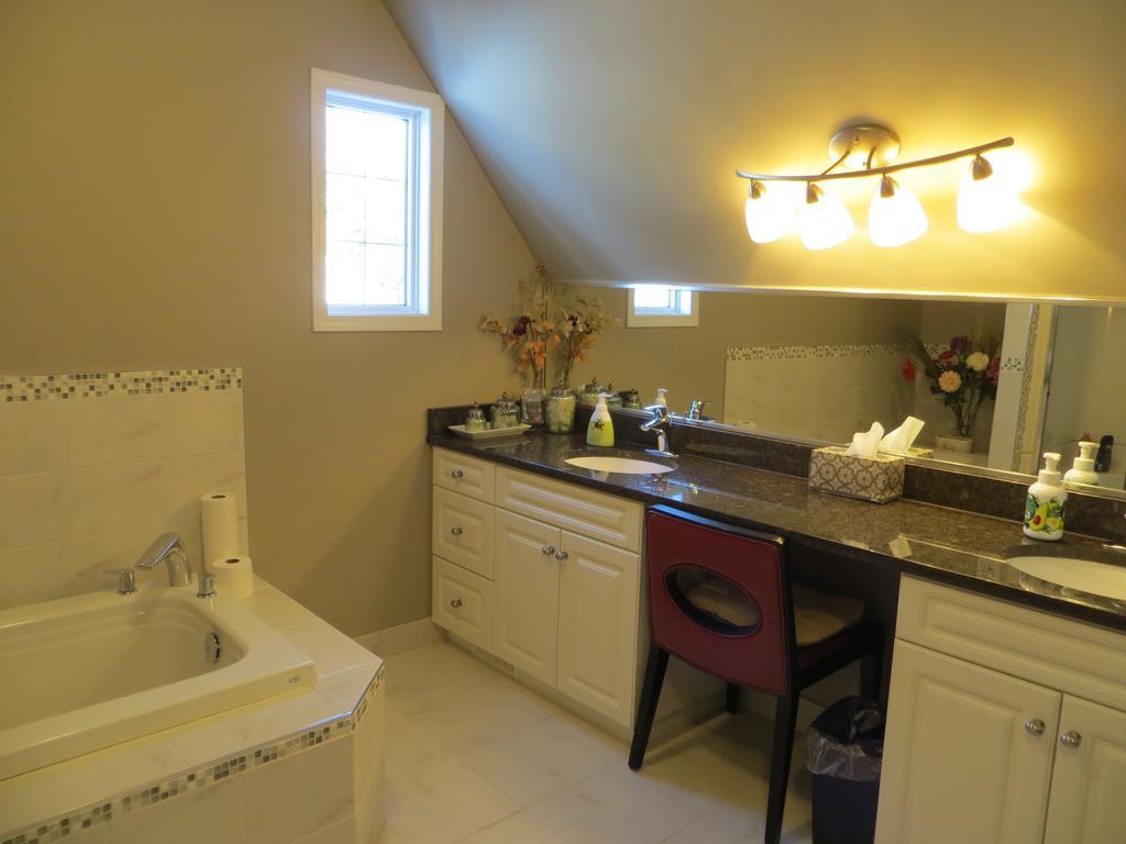 Wild Rose Bed & Breakfast Saskatoon Luaran gambar