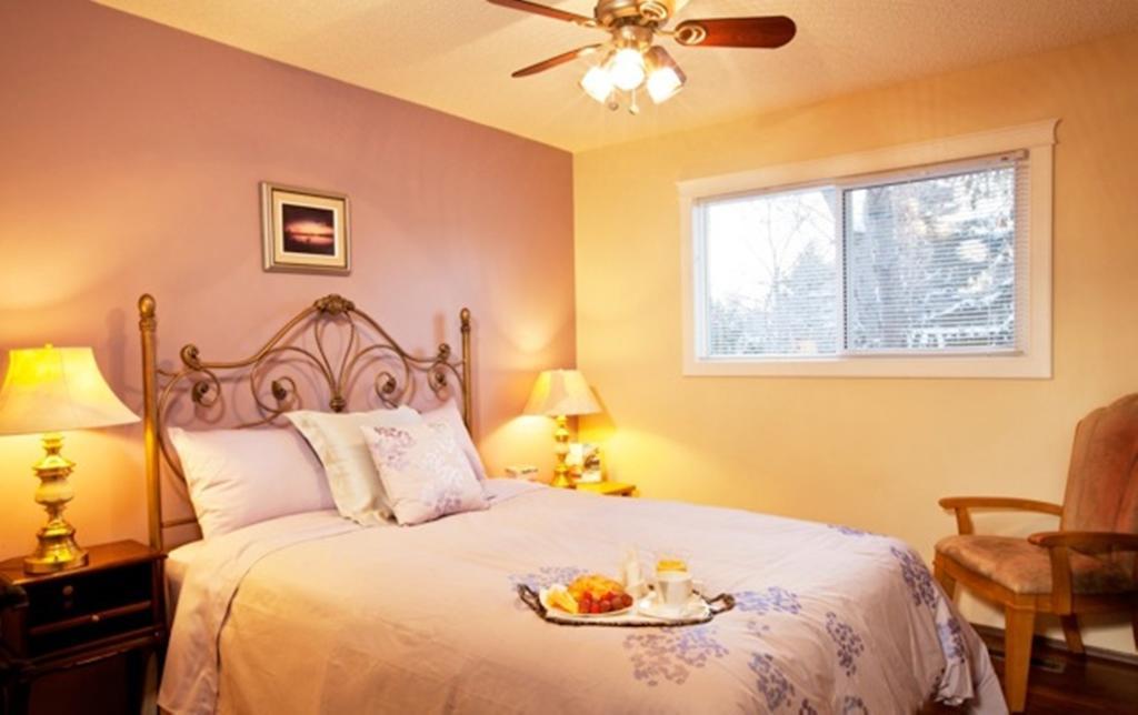 Wild Rose Bed & Breakfast Saskatoon Bilik gambar