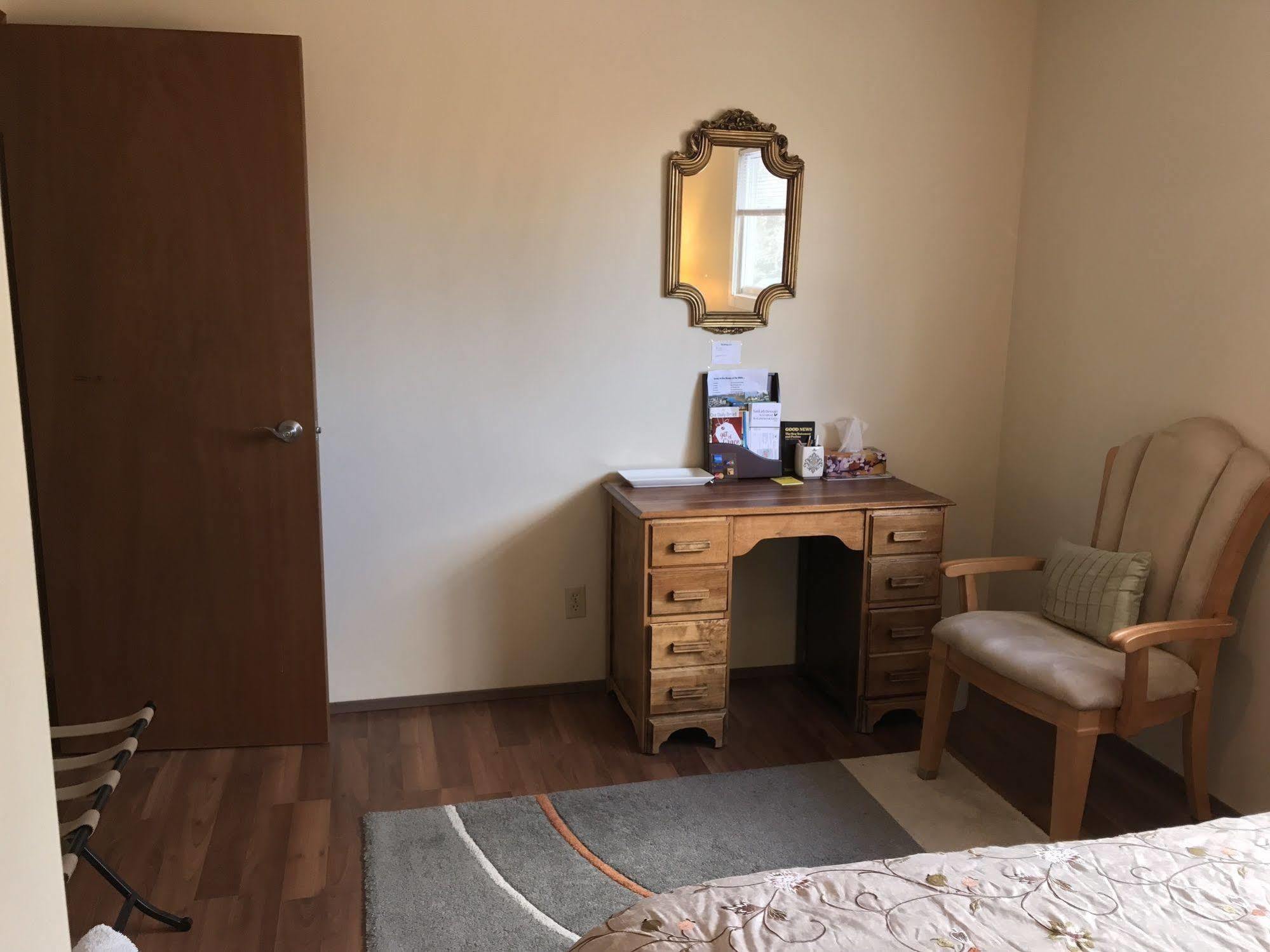 Wild Rose Bed & Breakfast Saskatoon Luaran gambar
