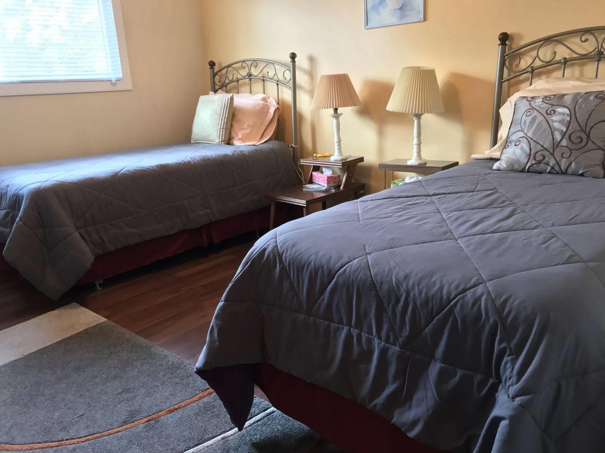 Wild Rose Bed & Breakfast Saskatoon Luaran gambar